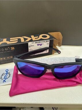 Oakley Frogskins matte black prism violet